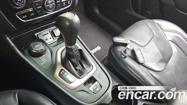 Jeep Cherokee 2015 — photo 9