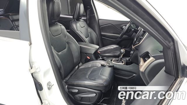 Jeep Cherokee 2015 — photo 12