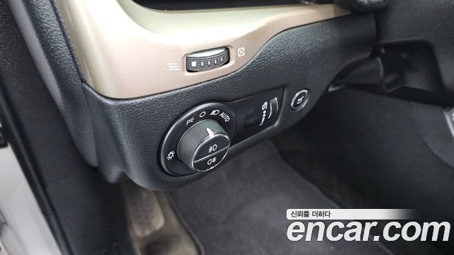 Jeep Cherokee 2015 — photo 16