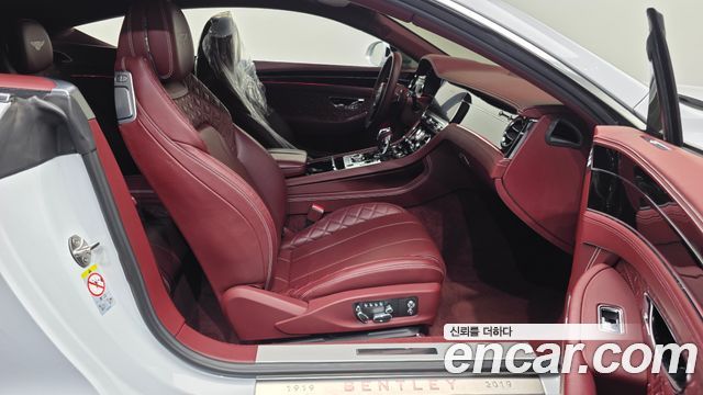 Bentley Continental 2020 — photo 11