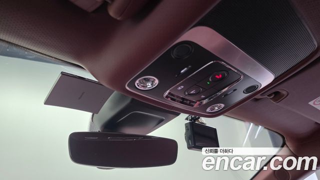 Bentley Continental 2020 — photo 18
