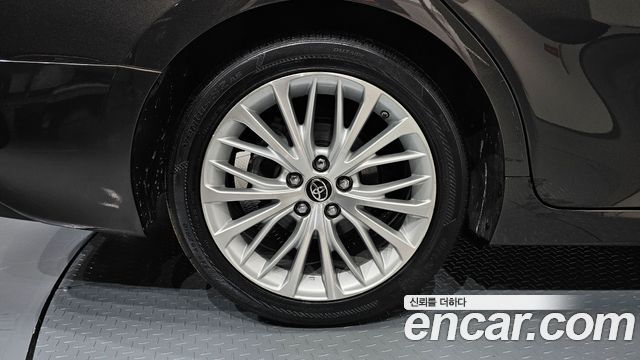 Toyota Camry 2019 — photo 5