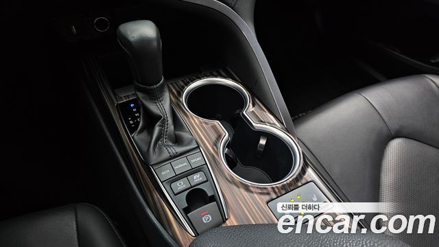 Toyota Camry 2019 — photo 12