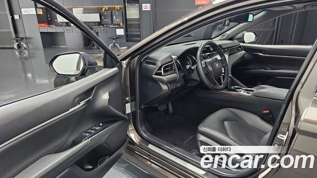 Toyota Camry 2019 — photo 13
