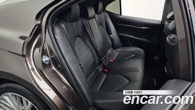 Toyota Camry 2019 — photo 17