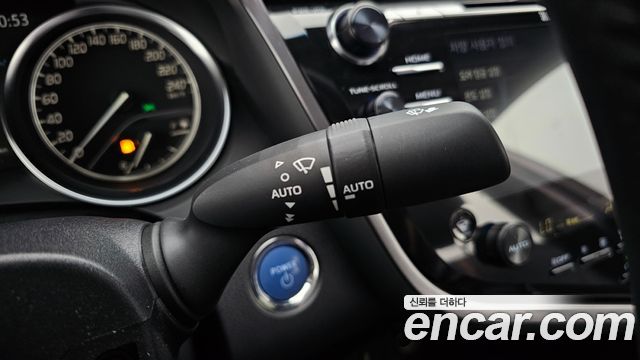 Toyota Camry 2019 — photo 24