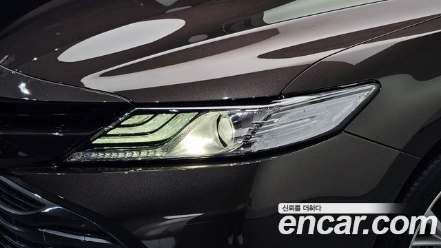 Toyota Camry 2019 — photo 8