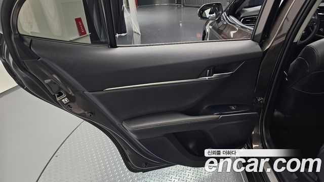 Toyota Camry 2019 — photo 15