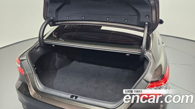 Toyota Camry 2019 — photo 31
