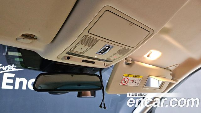 Land Rover Discovery Sport 2018 — photo 16