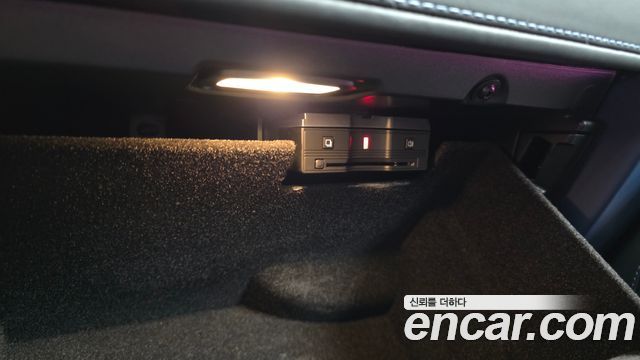 Mercedes-Benz G-Class 2023 — photo 31
