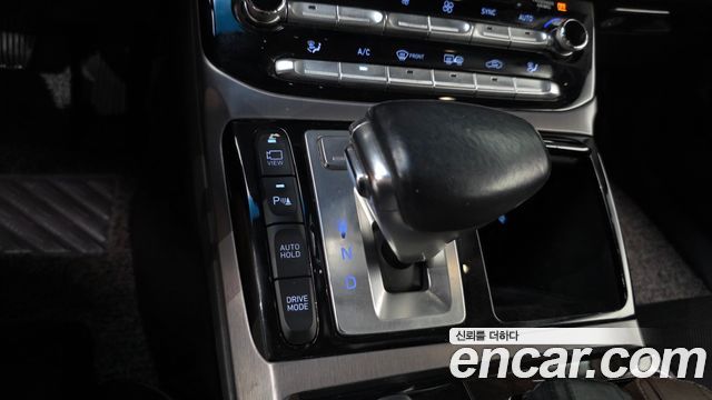 Genesis EQ900 2016 — photo 9