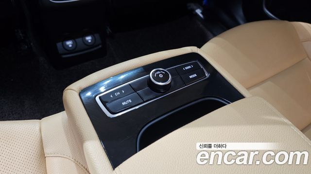 Kia K7 2020 — photo 30