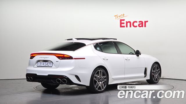 Kia Stinger 2023 — photo 2