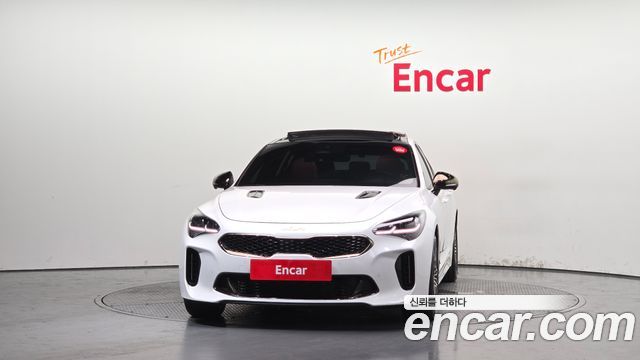Kia Stinger 2023 — photo 3