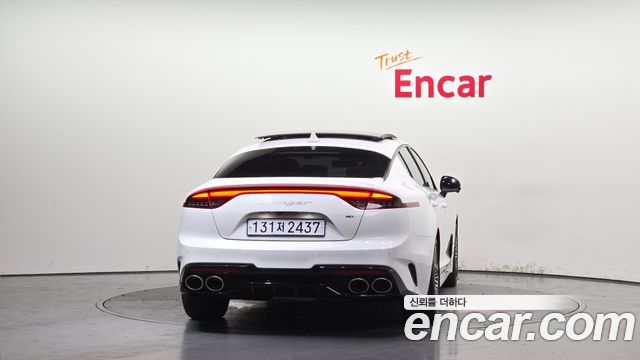 Kia Stinger 2023 — photo 4