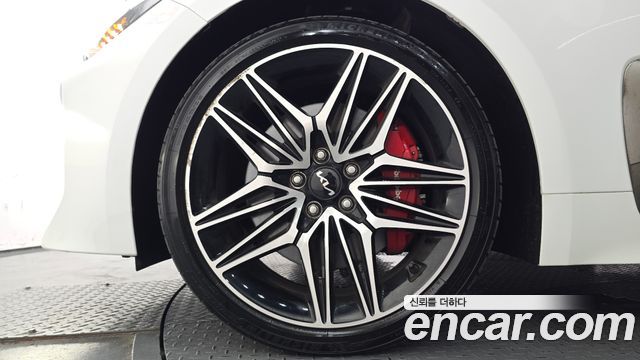 Kia Stinger 2023 — photo 5