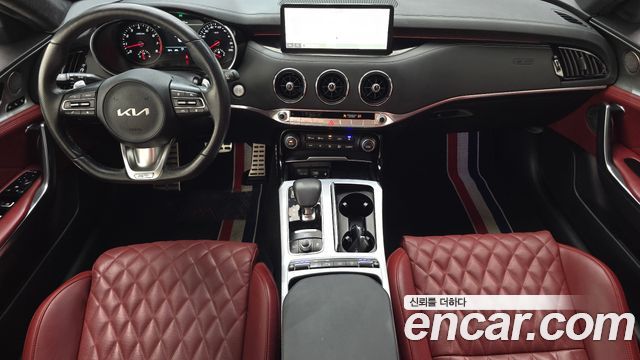 Kia Stinger 2023 — photo 10