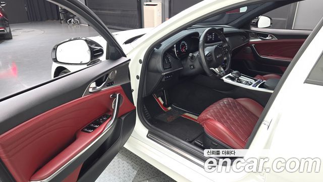 Kia Stinger 2023 — photo 13