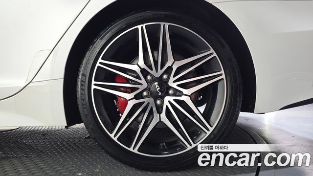 Kia Stinger 2023 — photo 7