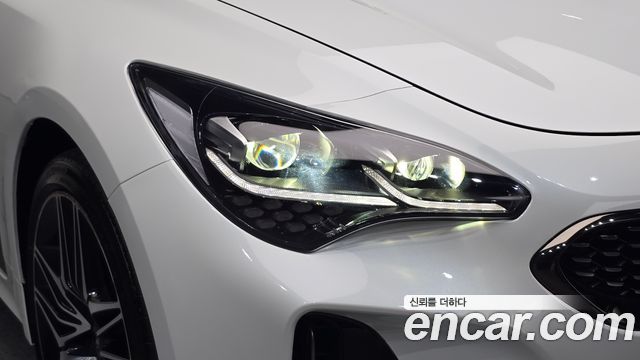 Kia Stinger 2023 — photo 8