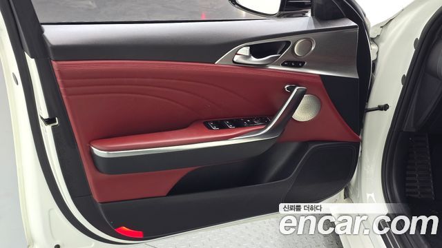 Kia Stinger 2023 — photo 14