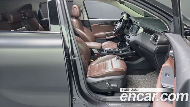 Kia Sorento 2016 — photo 16