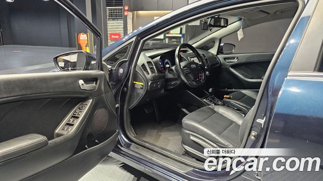 Kia K3 2017 — photo 13