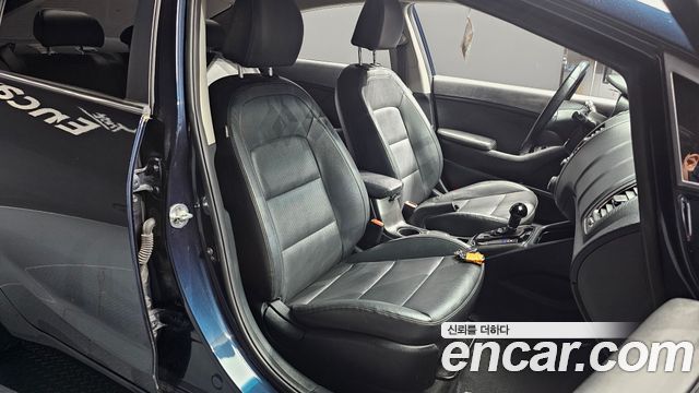 Kia K3 2017 — photo 18