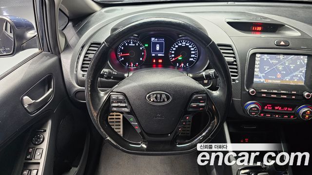 Kia K3 2017 — photo 19