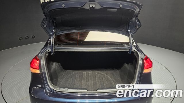 Kia K3 2017 — photo 26