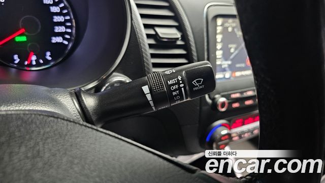 Kia K3 2017 — photo 29