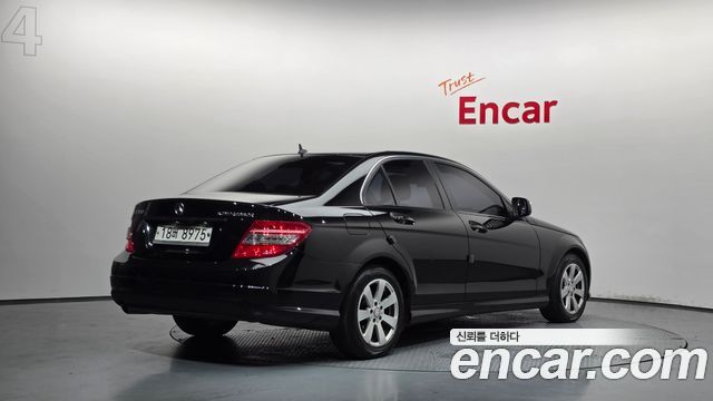 Mercedes-Benz C-Class 2009 — photo 2