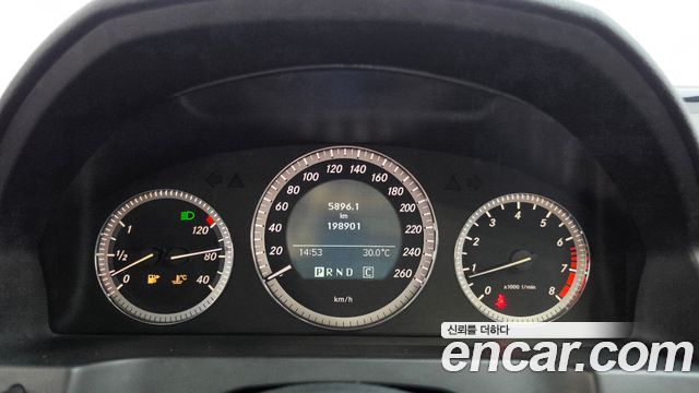 Mercedes-Benz C-Class 2009 — photo 8