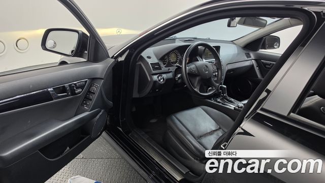 Mercedes-Benz C-Class 2009 — photo 10