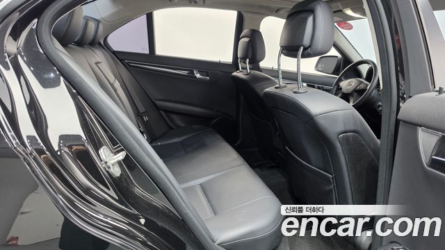 Mercedes-Benz C-Class 2009 — photo 12