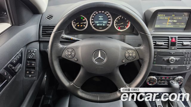 Mercedes-Benz C-Class 2009 — photo 13