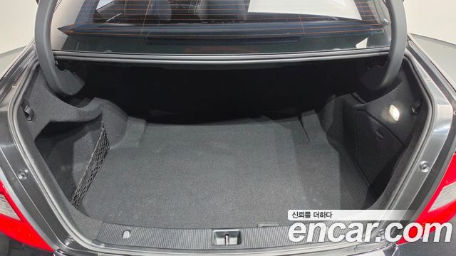 Mercedes-Benz C-Class 2009 — photo 20