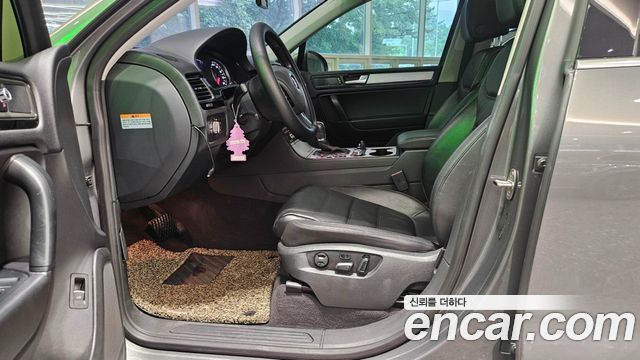 Volkswagen Touareg 2014 — photo 11
