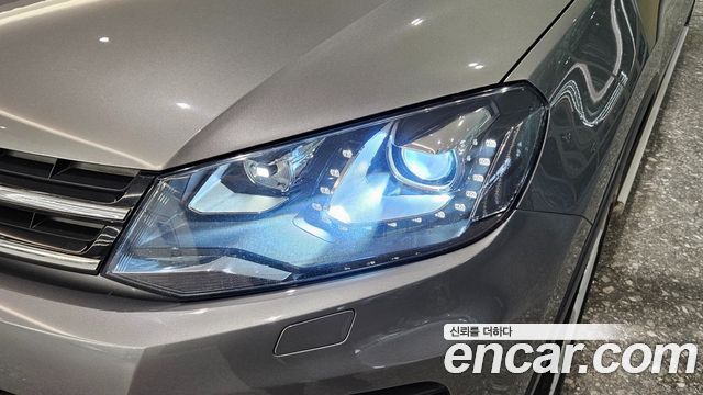 Volkswagen Touareg 2014 — photo 16