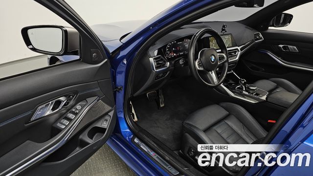 BMW 3-Series 2022 — photo 13