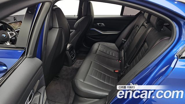 BMW 3-Series 2022 — photo 17