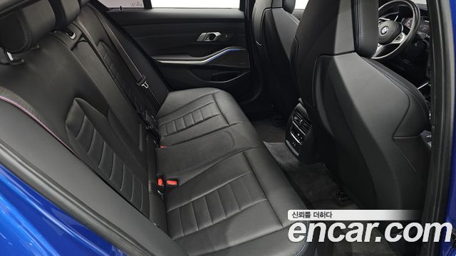 BMW 3-Series 2022 — photo 28