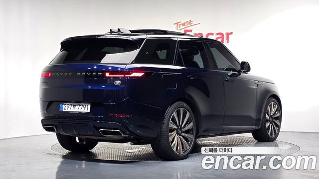 Land Rover Range Rover Sport 2023 — photo 2