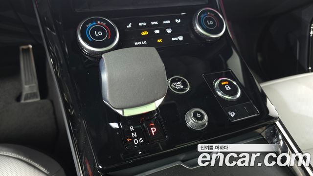 Land Rover Range Rover Sport 2023 — photo 12