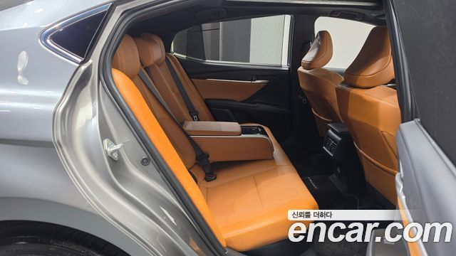 Toyota Camry 2025 — photo 17