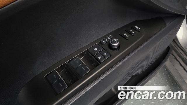 Toyota Camry 2025 — photo 30