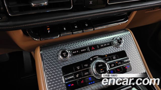 Lincoln Aviator 2022 — photo 12