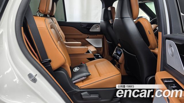 Lincoln Aviator 2022 — photo 17
