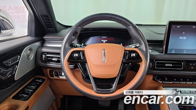 Lincoln Aviator 2022 — photo 18
